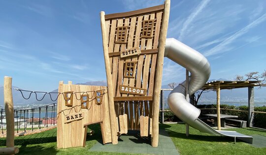 Ritterburg oder Western Abenteuerwelt, Bimbo Spielplatzgeräte (Hinnen AG)