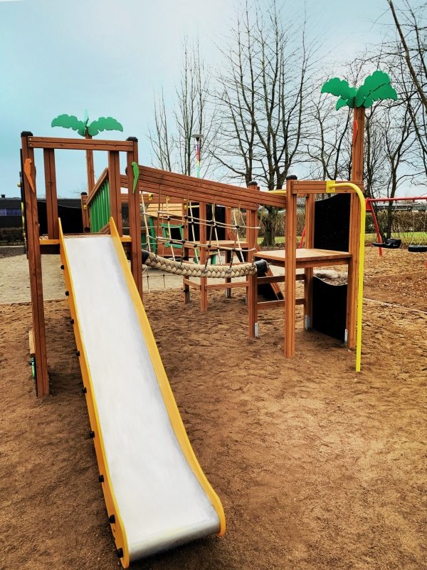 Dschungelcamp Klettergerüst mit Rutsche Ansicht 6
