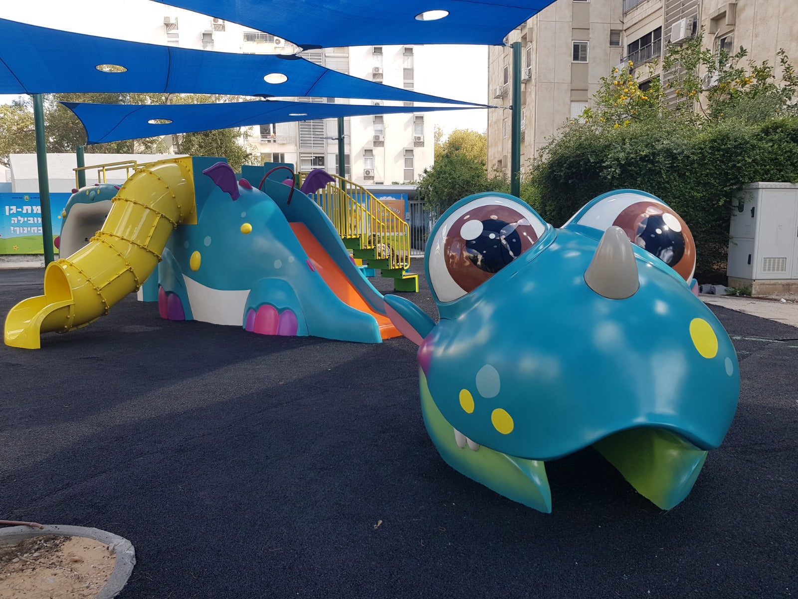 Die Drachenröhrenrutsche Ansicht 4