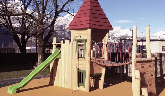 Kleine Spielburg 2 - lasiert Ansicht 3