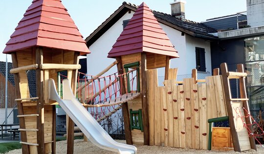 Kleine Spielburg 2 - lasiert Ansicht 4