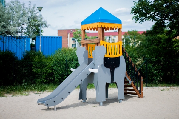 Elefant-Rutsche Ansicht 3