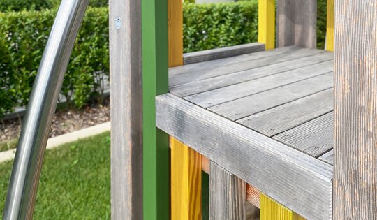 Spieltürmchen JA - lasiert Ansicht 3