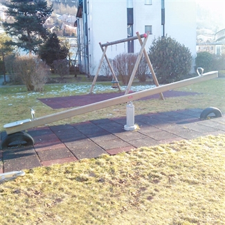 Balkenwippe Holz 2 Sitzplätze Ansicht 3