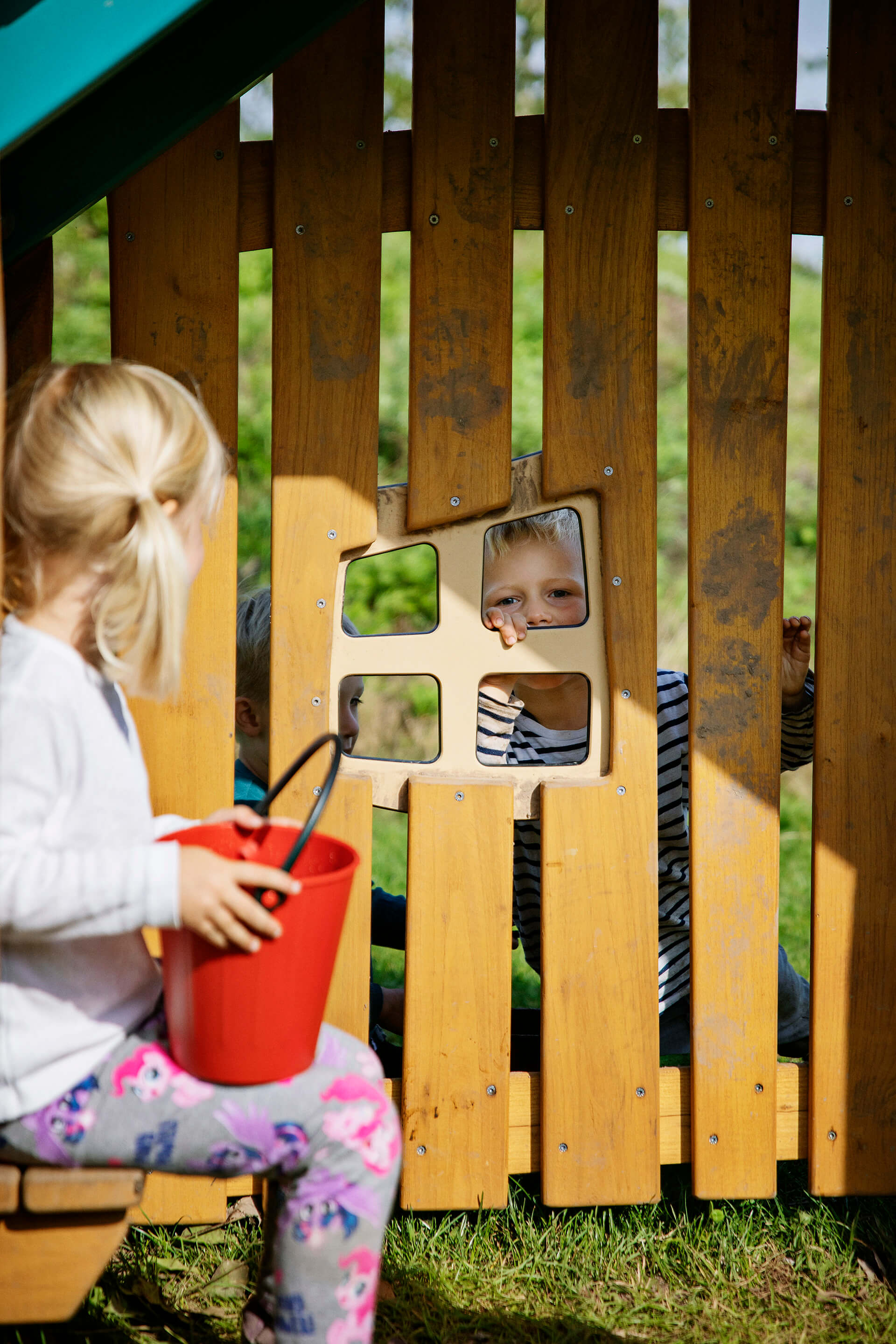 Spielhütte mit Seite, Giebel & Tresen NRO415 Ansicht 3