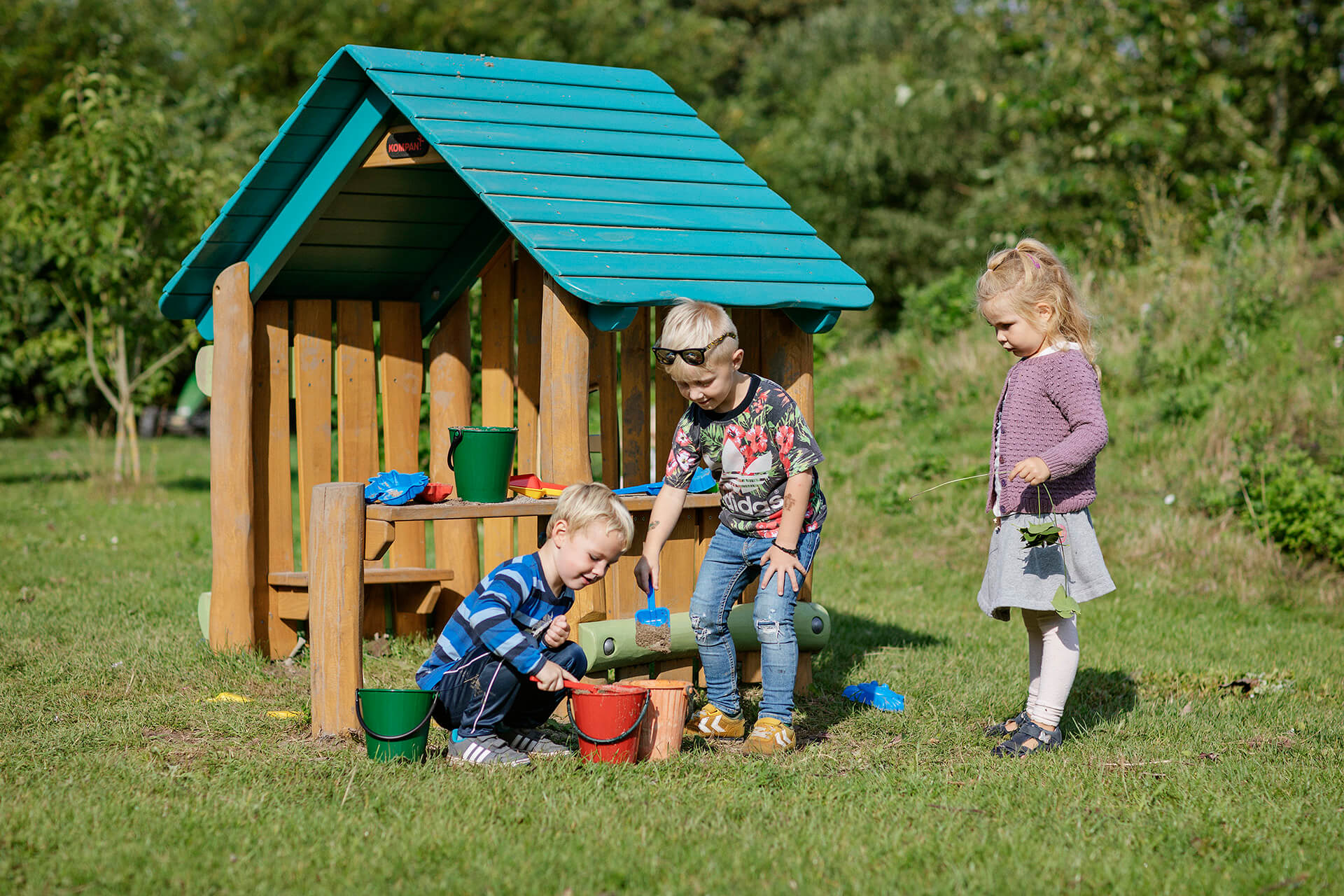 Spielhütte mit Seite, Giebel & Tresen NRO415 Ansicht 6
