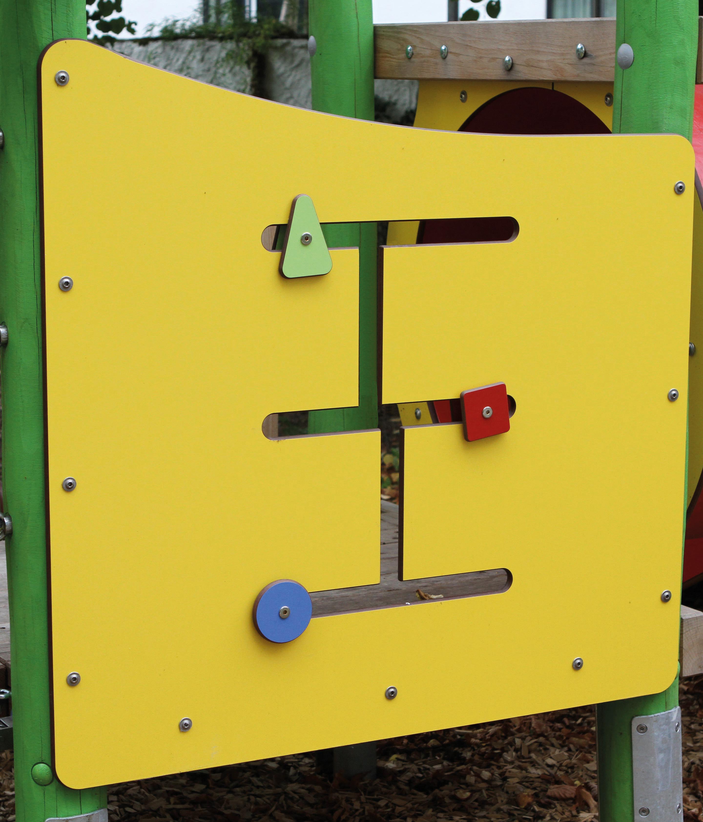 Schiebe-Labyrinth HPL mit 2 Pfosten Ansicht 2