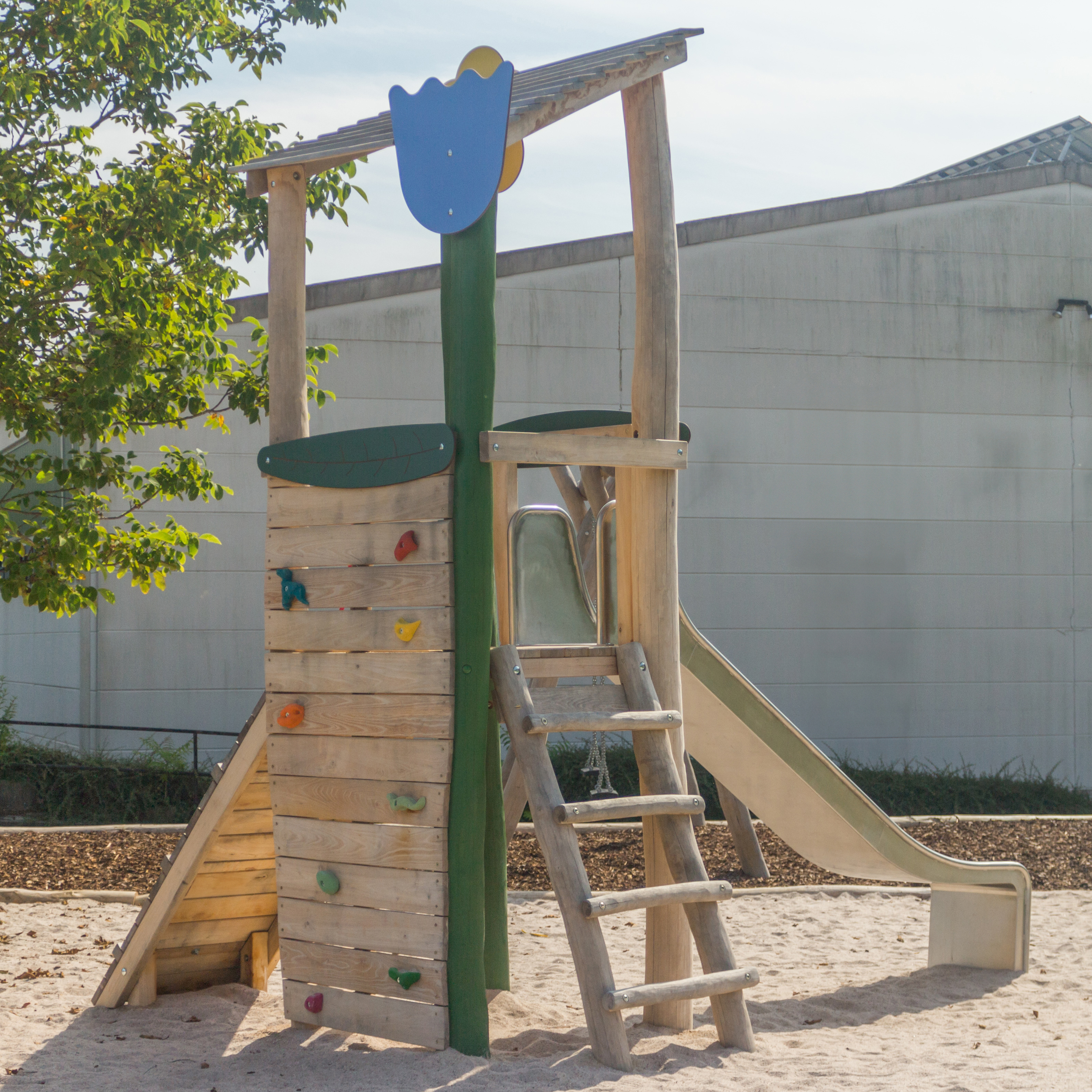 Spielturm Flower-Tower Ansicht 5