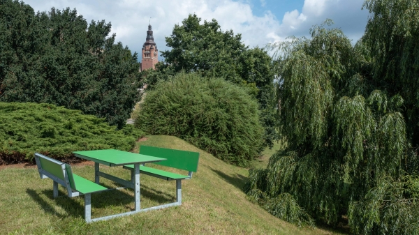 Bank & Tisch HPL Ansicht 3