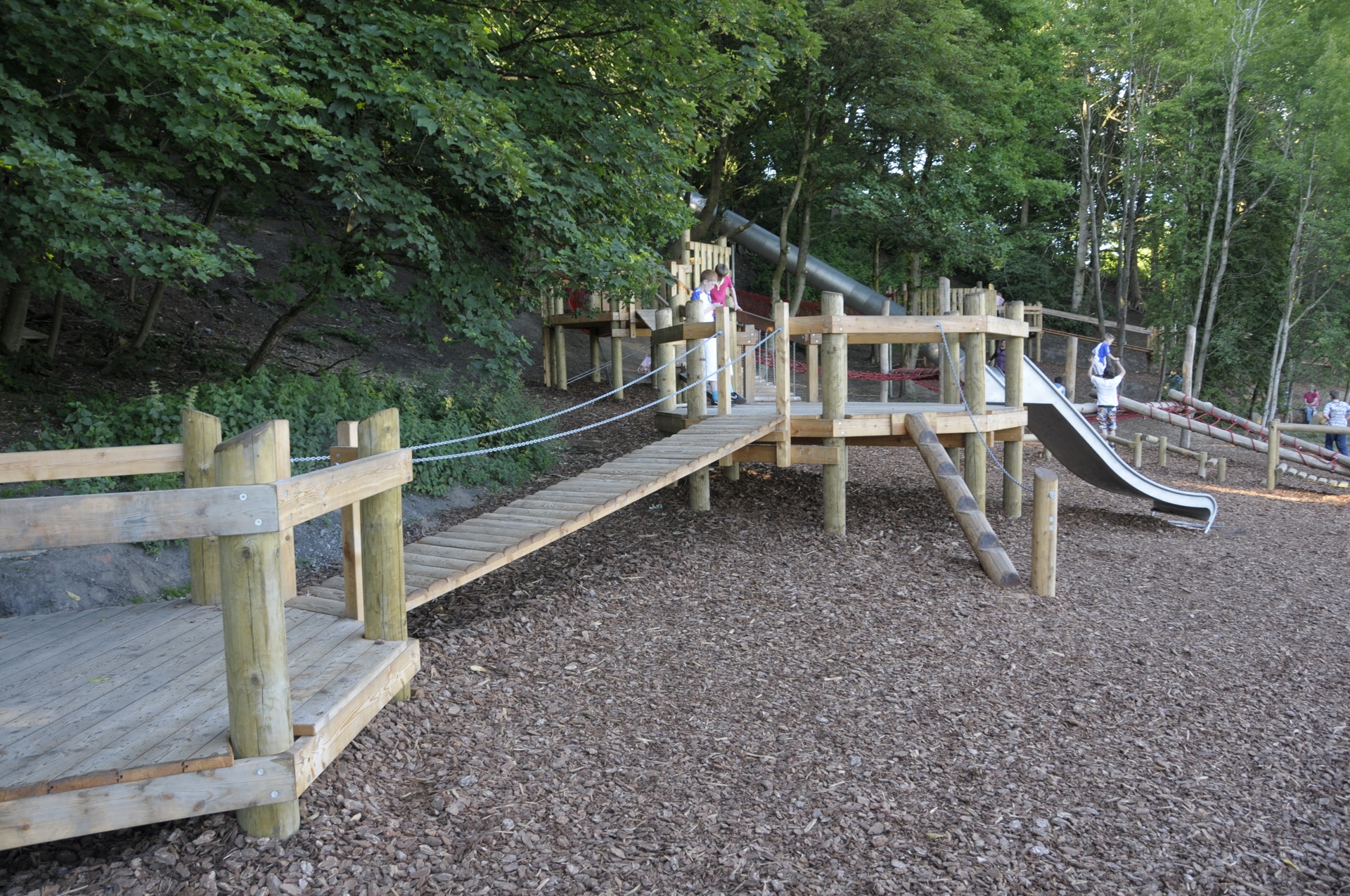 Brücke mit Kettenhandlauf Ansicht 3