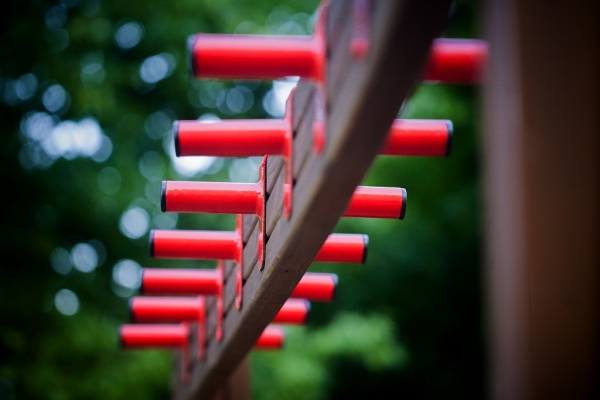 Spielturm mit Rutsche und Kletternetz Ansicht 6
