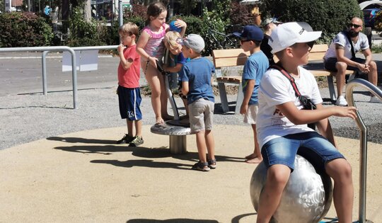 Die Wassershow mit Spielgeräten Ansicht 4