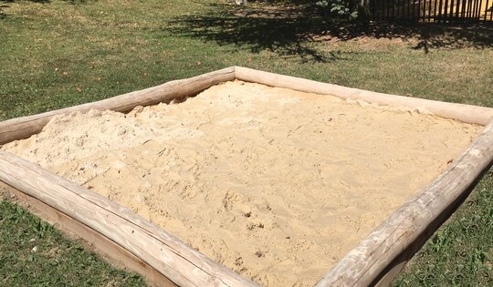 Sandkasten standard 2 x 2 m - nature